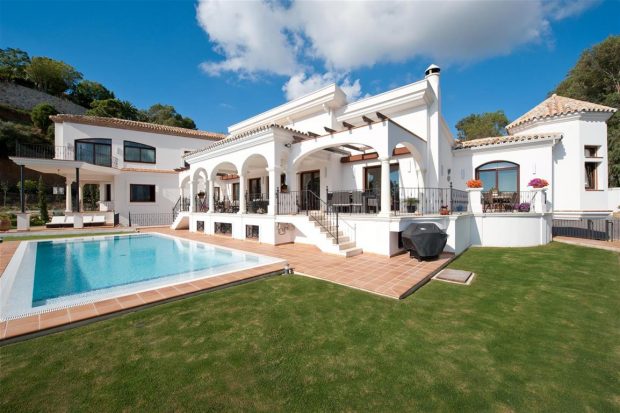 Renting of Buying in Marbella 3